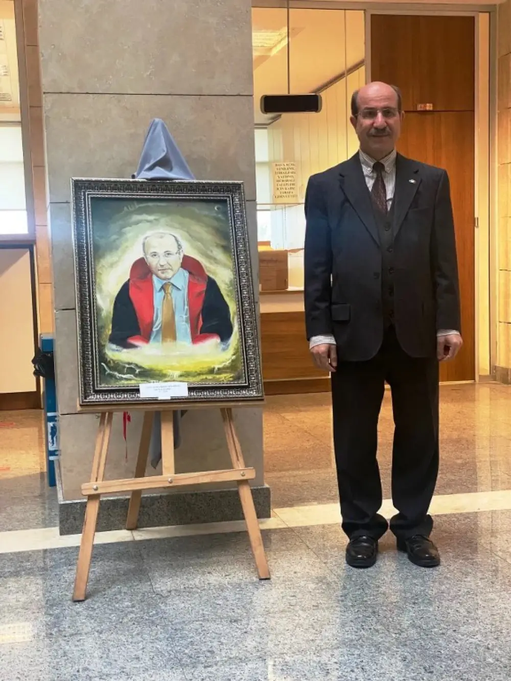 Mahkeme Başkanından Şehit Savcı Mehmet Selim Kirazın Şehadetinin 10. yılı Anısına Resim Sergisi Açıldı: