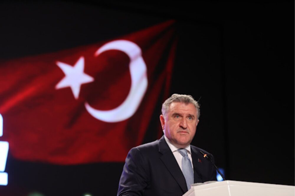 Bakan Bak: UEFA Avrupa Ligi’nde Beşiktaş’ın yanındayız