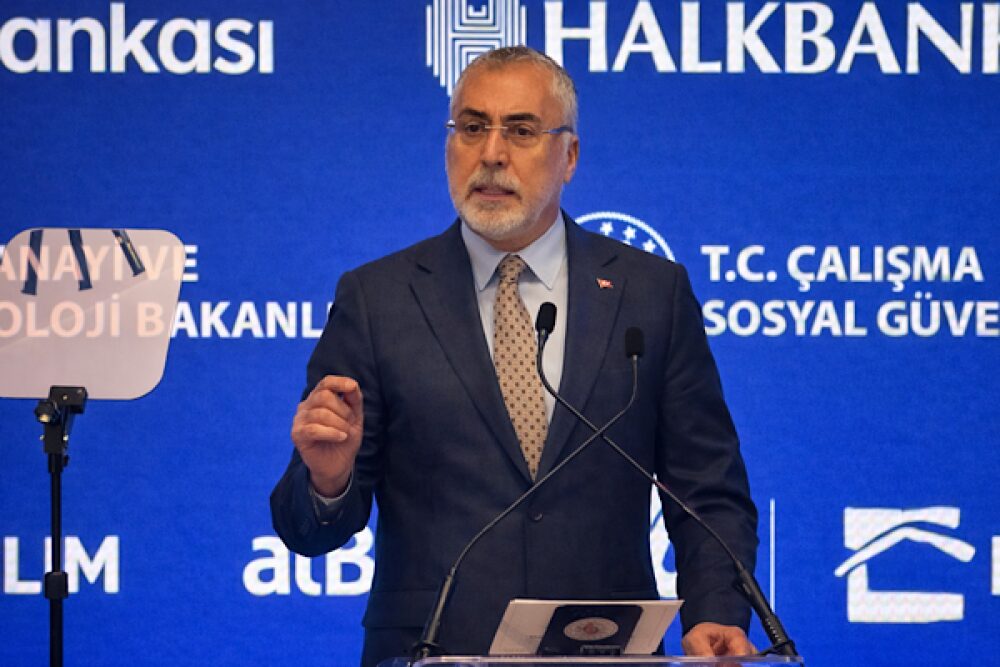 Işıkhan: Polis memuru Batuhan Sarıyalçınkaya’ya Allah’tan rahmet diliyorum