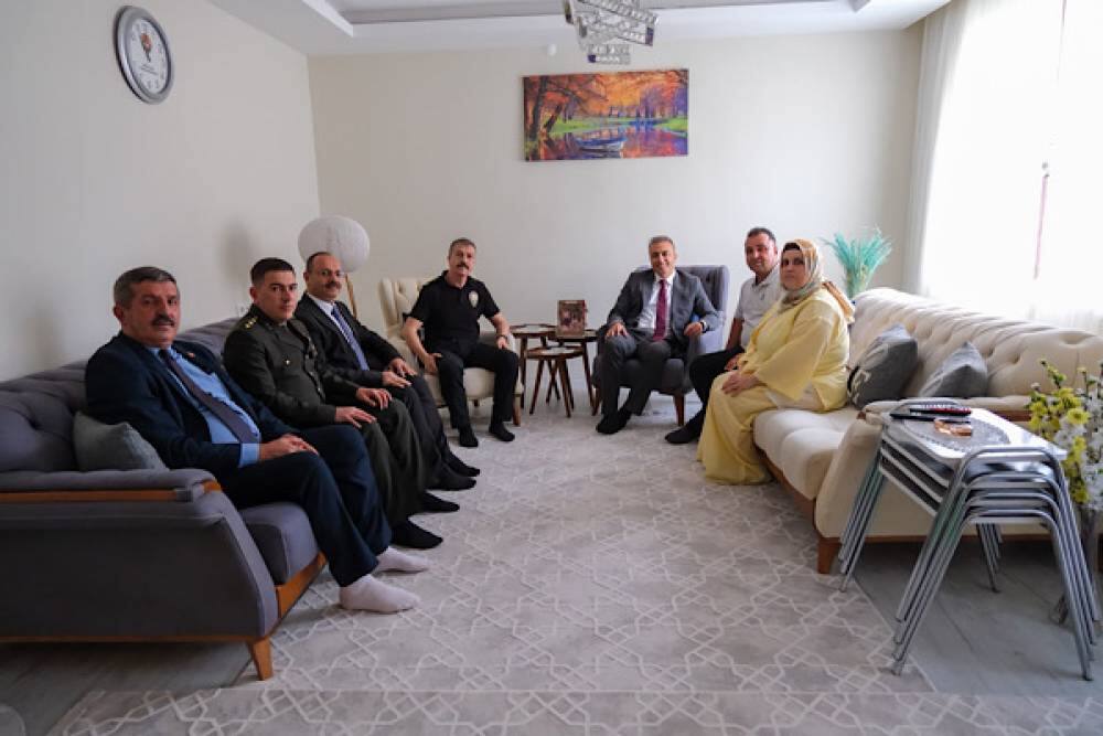 Vali Çiçek, gazi Bayram Ali Koşar’ı ziyaret etti