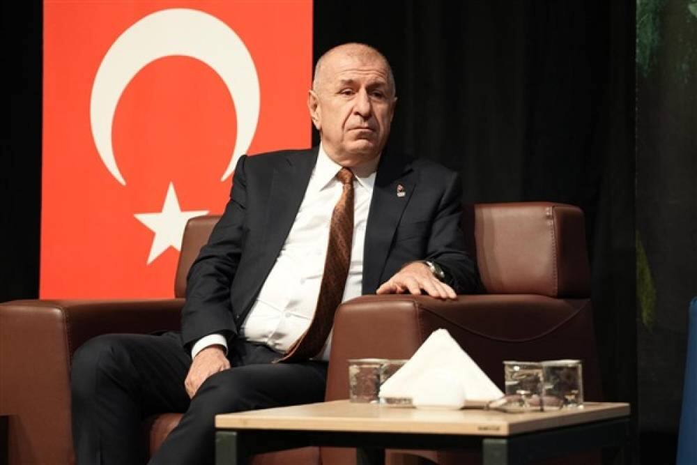 Özdağ: Anadolu üzerinde büyük bir operasyon yapılmaya çalışılıyor
