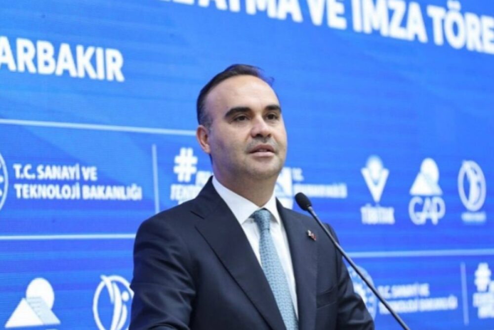 Bakan Kacır: Diyarbakır’da 20 projeyi hizmete alıyoruz