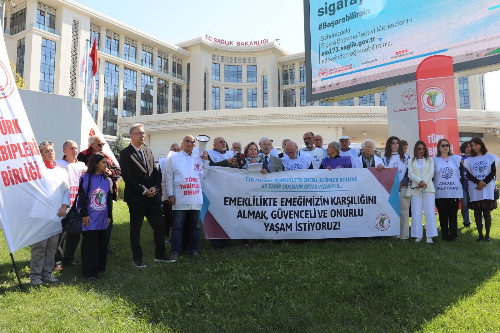 Sybiha: Rusya suçlarından sorumlu tutulmalı