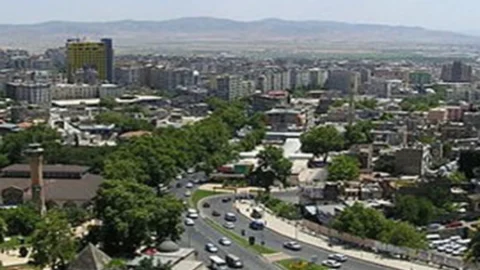 EŞİNİ TABANCAYLA ÖLDÜRMÜŞTÜ: EMİR ÇOKGEZME’YE 18 YIL 4 AY HAPİS