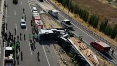 Manisa’daki 11 ölümlü kazada iki sürücü tutuklandı