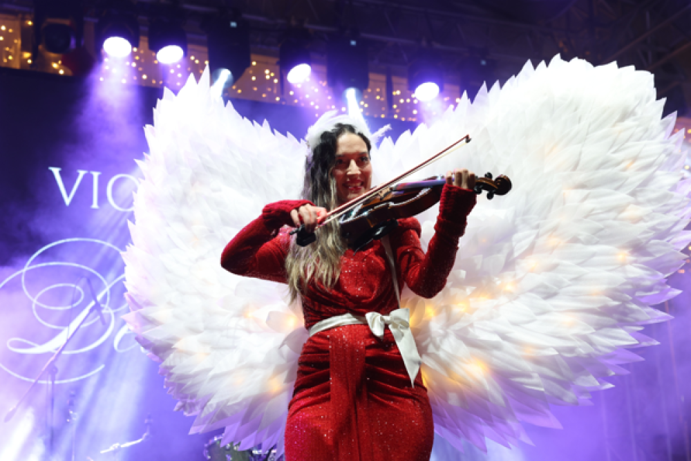 Nil&uuml;ferliler 2026&rsquo;yı Cumhuriyet Meydanı&rsquo;nda karşıladı