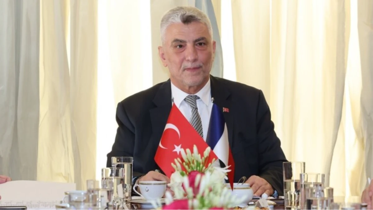 Bakan Bolat'tan Paris'te iş d&uuml;nyasına mesaj: T&uuml;rkiye'nin en g&uuml;venilir ticaret ortaklarından biri