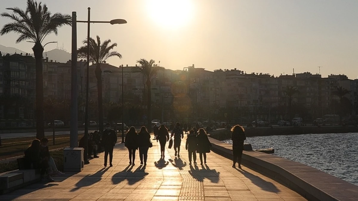 METEOROLOJİ SON DAKİKA: Sıcaklıklar &ccedil;arşambadan itibaren y&uuml;kseliyor: İstanbul ve Ankara&rsquo;da hava değişiyor