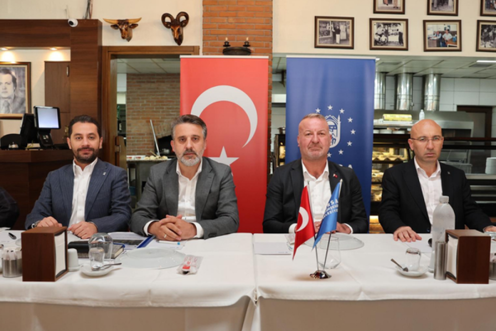Bursa&rsquo;da Karacabey muhtarlarıyla altyapı toplantısı yapıldı