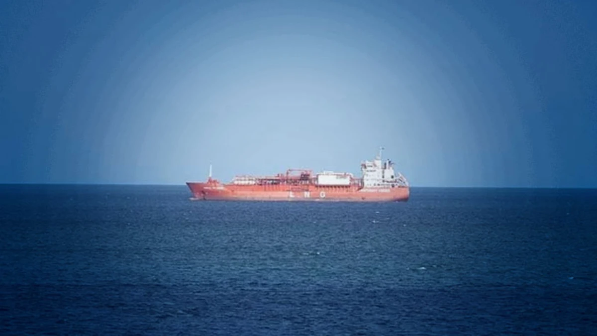 Bakan Uraloğlu: 2 T&uuml;rk gemisi H&uuml;rm&uuml;z'den  ge&ccedil;ti