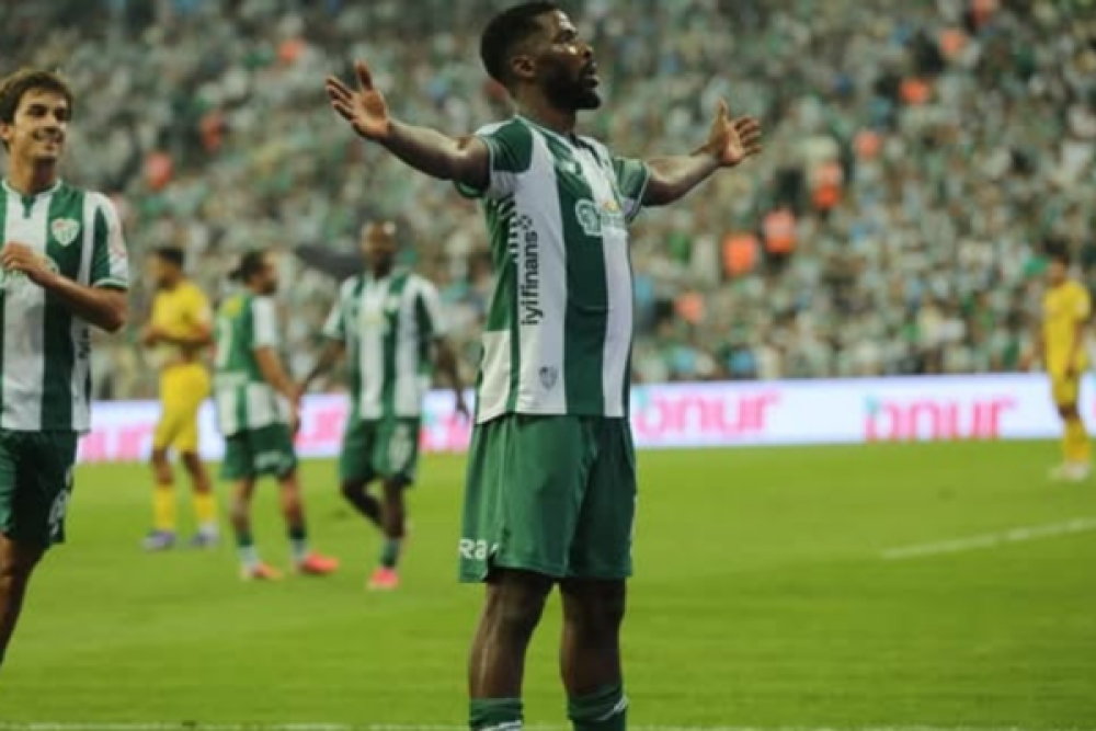 Bursaspor, İstanbulspor&rsquo;u 4-0 mağlup etti