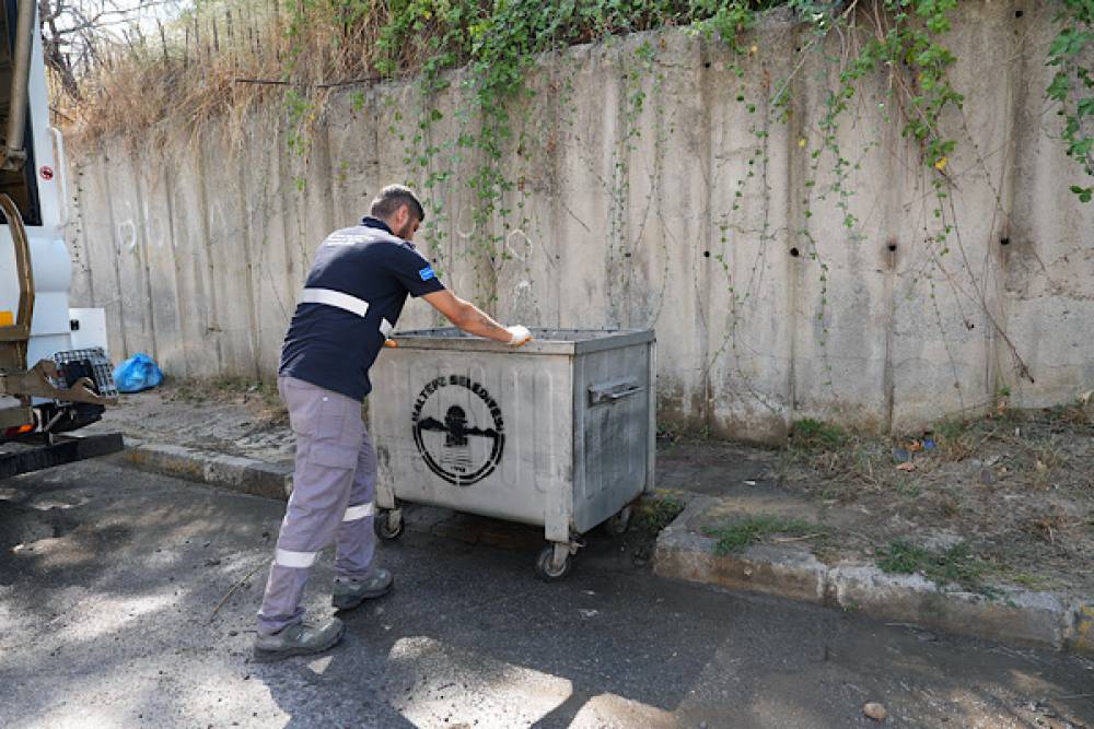  Maltepe Belediyesi'nden Altay&ccedil;eşme'de temizlik &ccedil;alışması