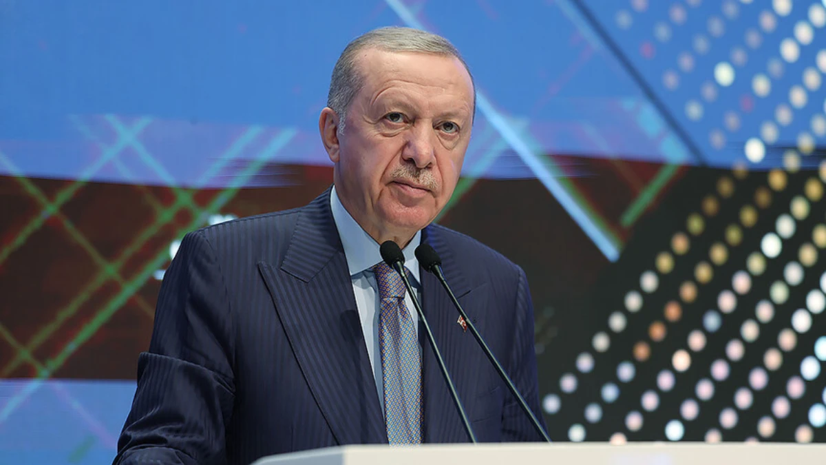 Cumhurbaşkanı Erdoğan'dan iş d&uuml;nyasına mesaj: Reel sekt&ouml;r&uuml;n yanındayız