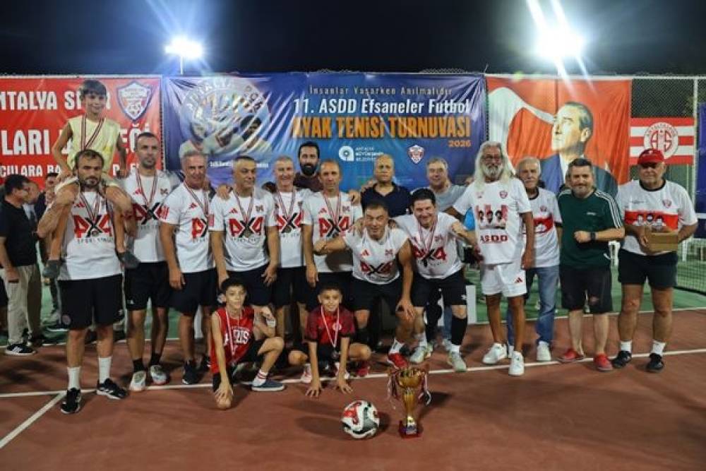Efsaneler Futbol Ayak Tenisi Turnuvası&rsquo;nda şampiyon belli oldu