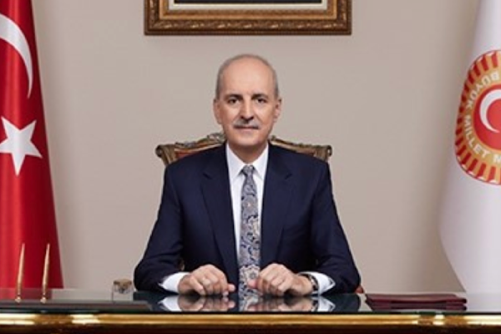 Kurtulmuş&rsquo;tan Avrupa şampiyonu Filenin Sultanları&rsquo;na tebrik