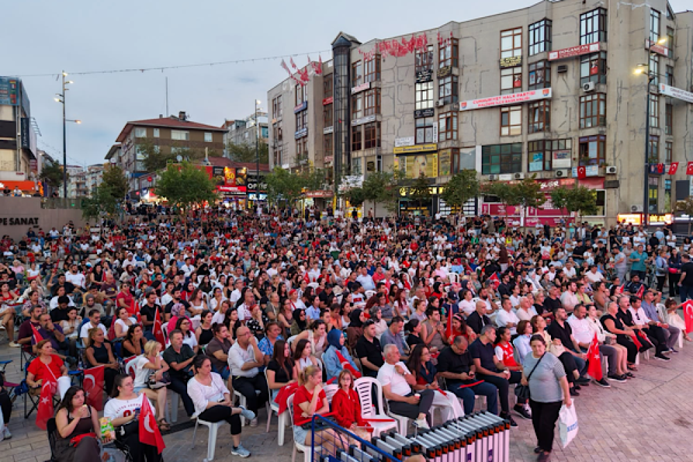 Maltepe&rsquo;de Filenin Sultanları&rsquo;nın Avrupa şampiyonluğu dev ekranda kutlandı