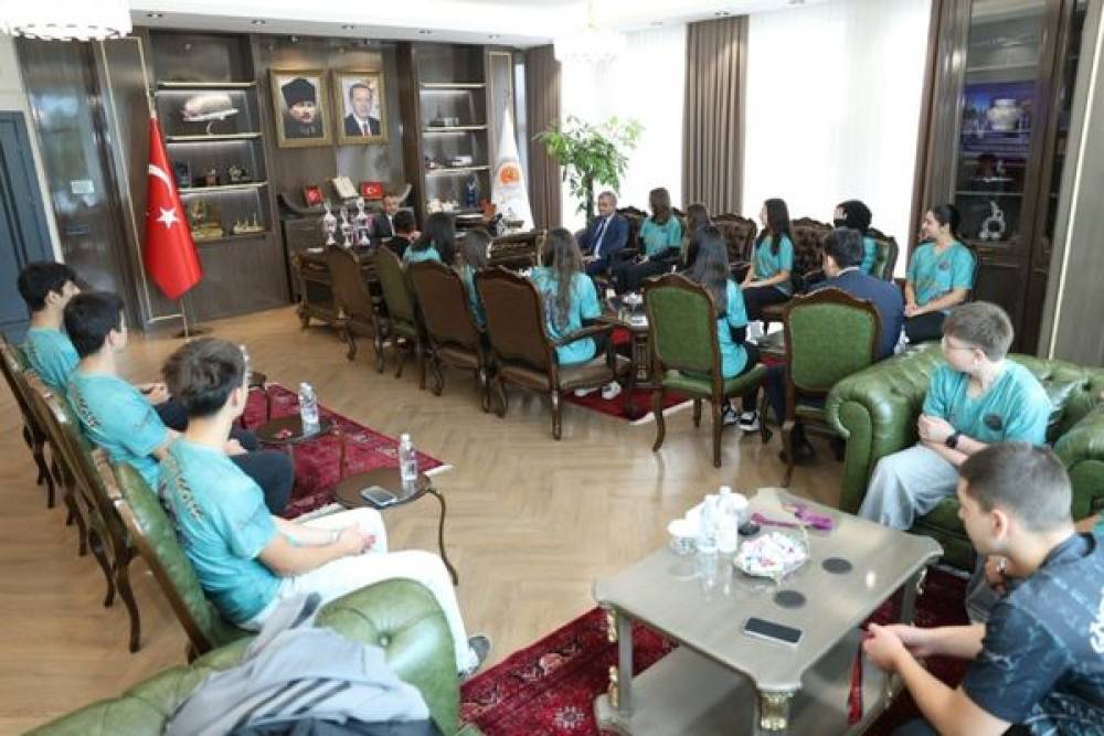 Dragon Bot T&uuml;rkiye Şampiyonası&rsquo;nda dereceye giren sporcular Başkan Doğan&rsquo;ı ziyaret etti