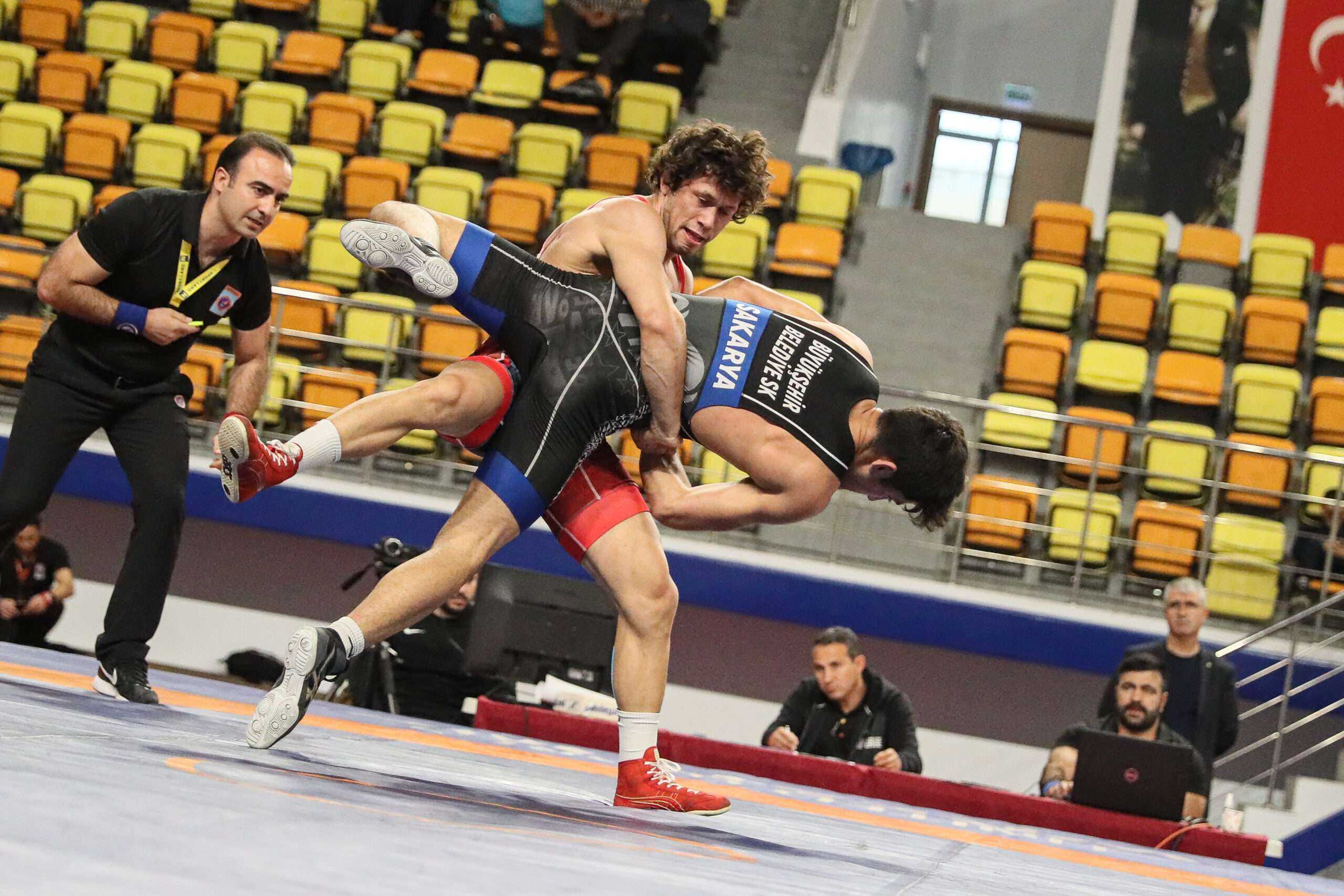 Süper Lig Grekoromen Güreş Müsabakaları’nda Yarı Finalistler Belli Oldu