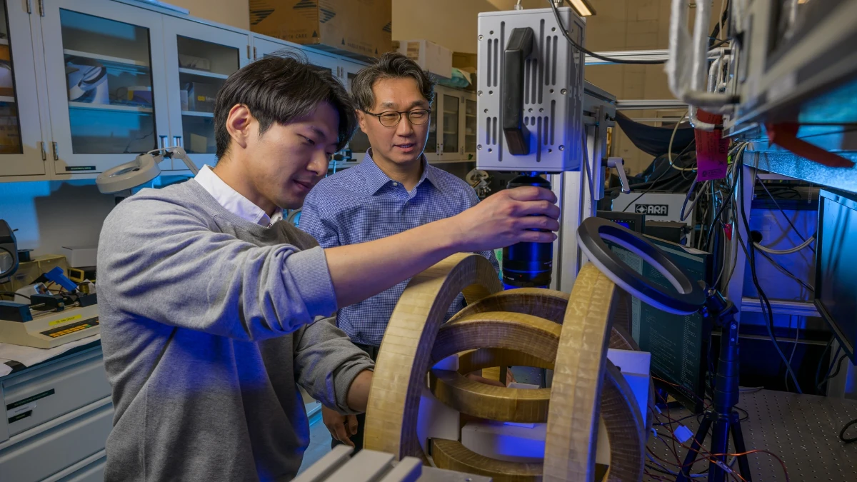 Mikrorobotlarda g&ouml;r&uuml;nt&uuml;leme gerektirmeyen yeni manyetik sistem