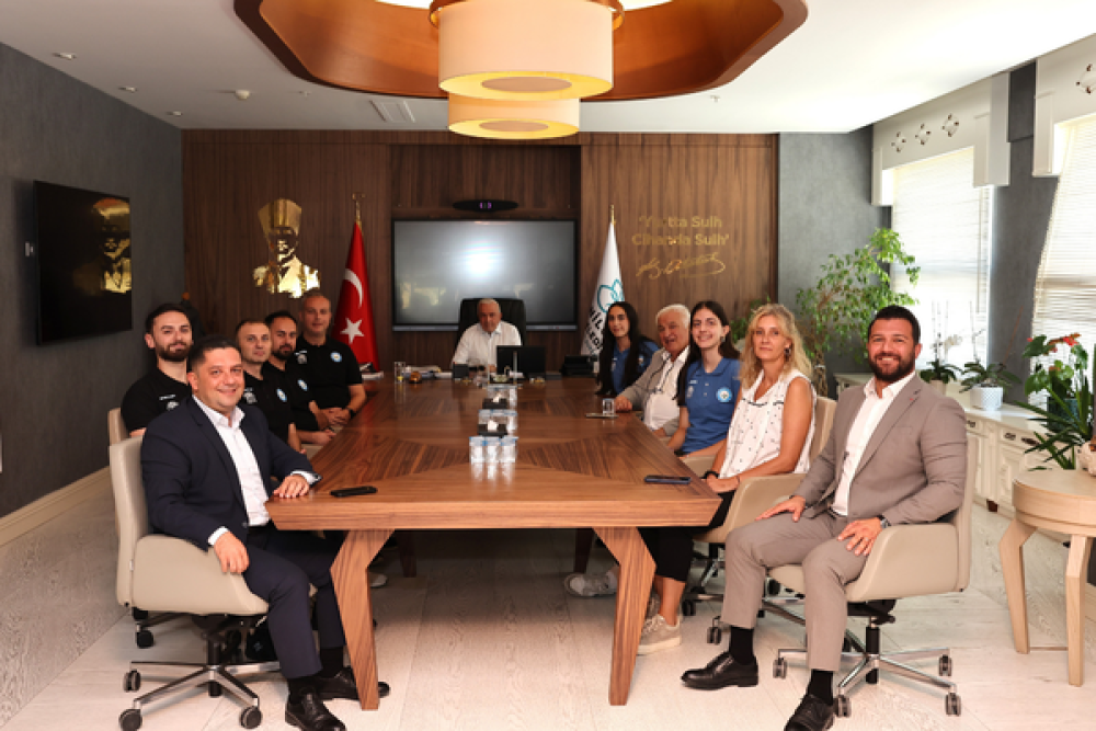Milli sporculara Başkan &Ouml;zdemir&rsquo;den tebrik