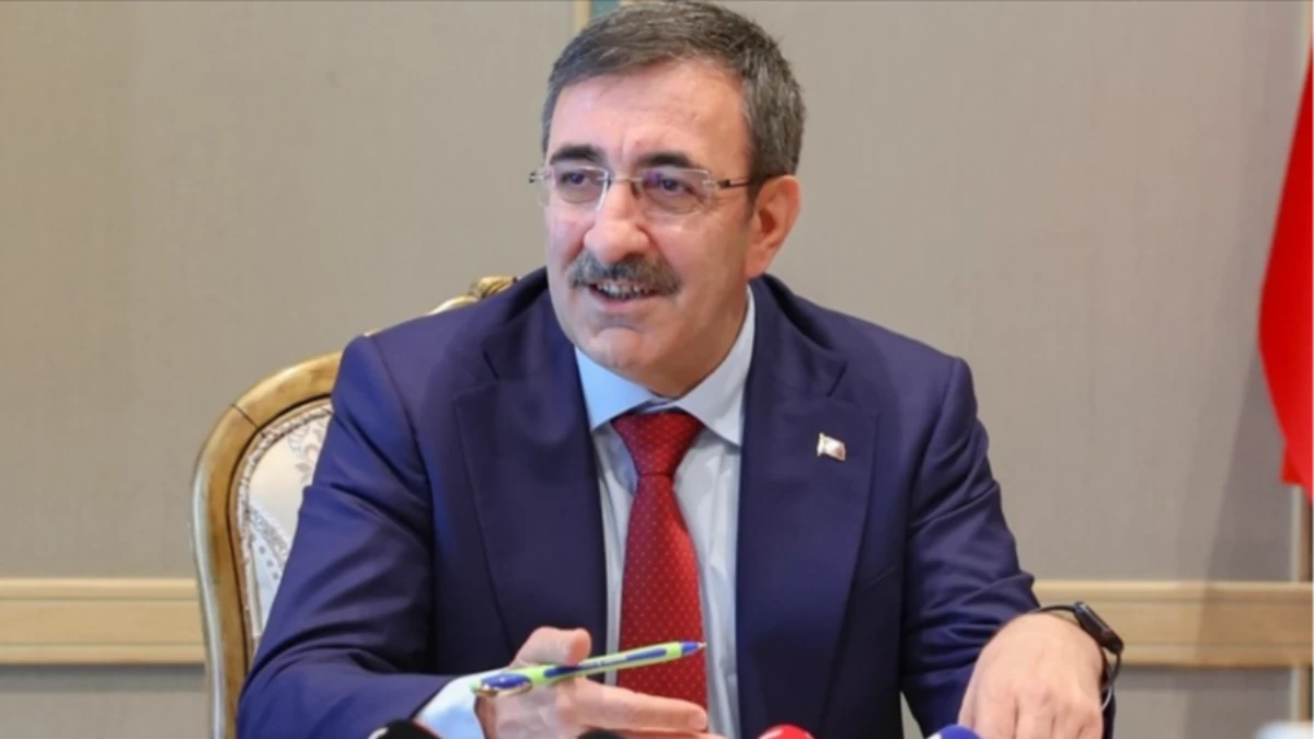 Cumhurbaşkanı Yardımcısı Cevdet Yılmaz'dan 10 Ocak Gazeteciler G&uuml;n&uuml; mesajı