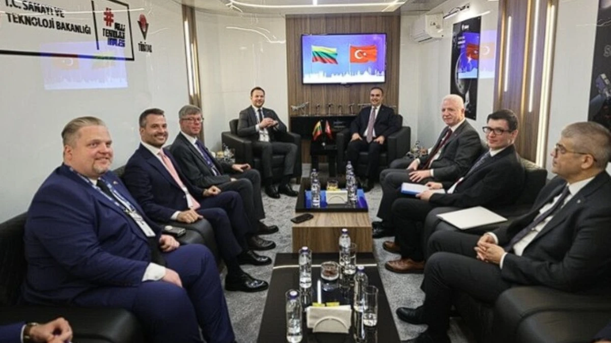 SAHA 2026&rsquo;da diplomasi trafiği: Bakan Kacır ikili g&ouml;r&uuml;şmeleri değerlendirdi