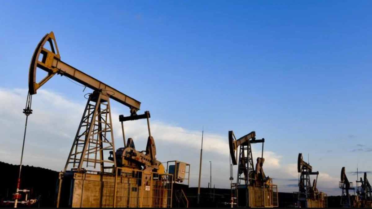 ABD petrol fiyat tahminini revize etti! 57 dolara y&uuml;kseldi