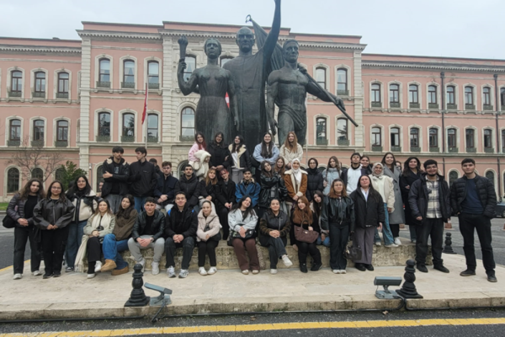 Maltepeli &uuml;niversite adaylarından İstanbul &Uuml;niversitesi&rsquo;ne ziyaret 