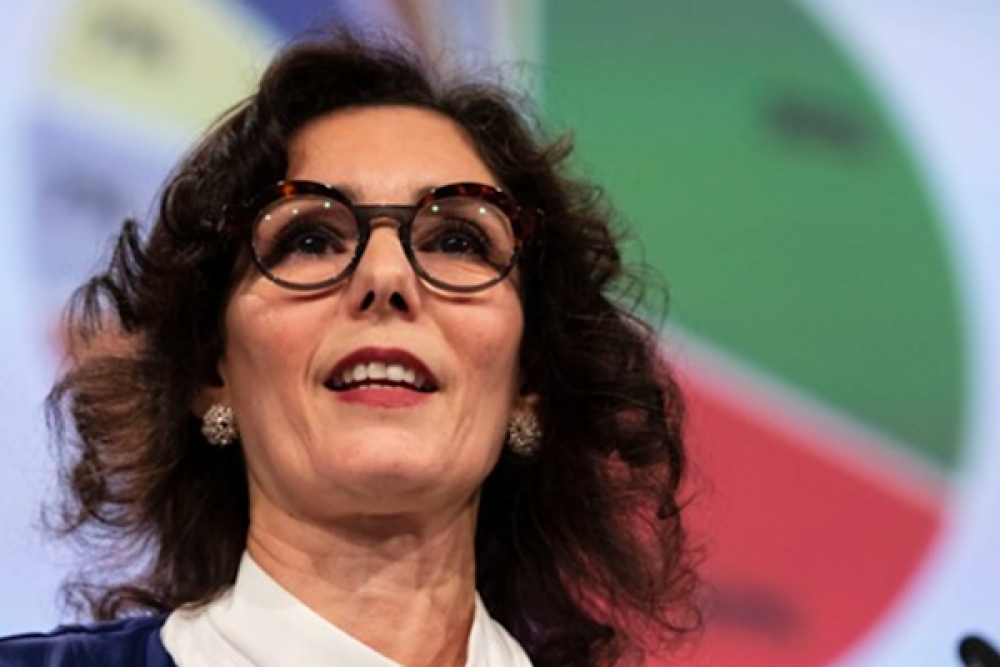 Lahbib: Bu y&uuml;zlerce jenerat&ouml;r sadece makineler değil, onlar ısı, ışık ve umut kaynakları