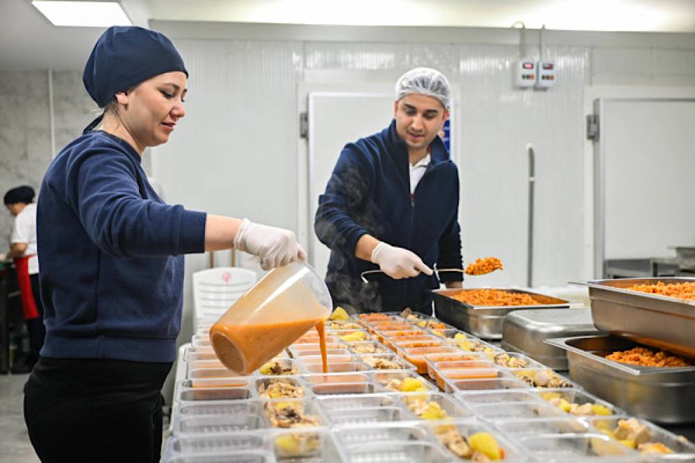 Bornova&rsquo;da Kent Lokantası&rsquo;nda &ldquo;Askıda Yemek&rdquo; uygulaması başladı