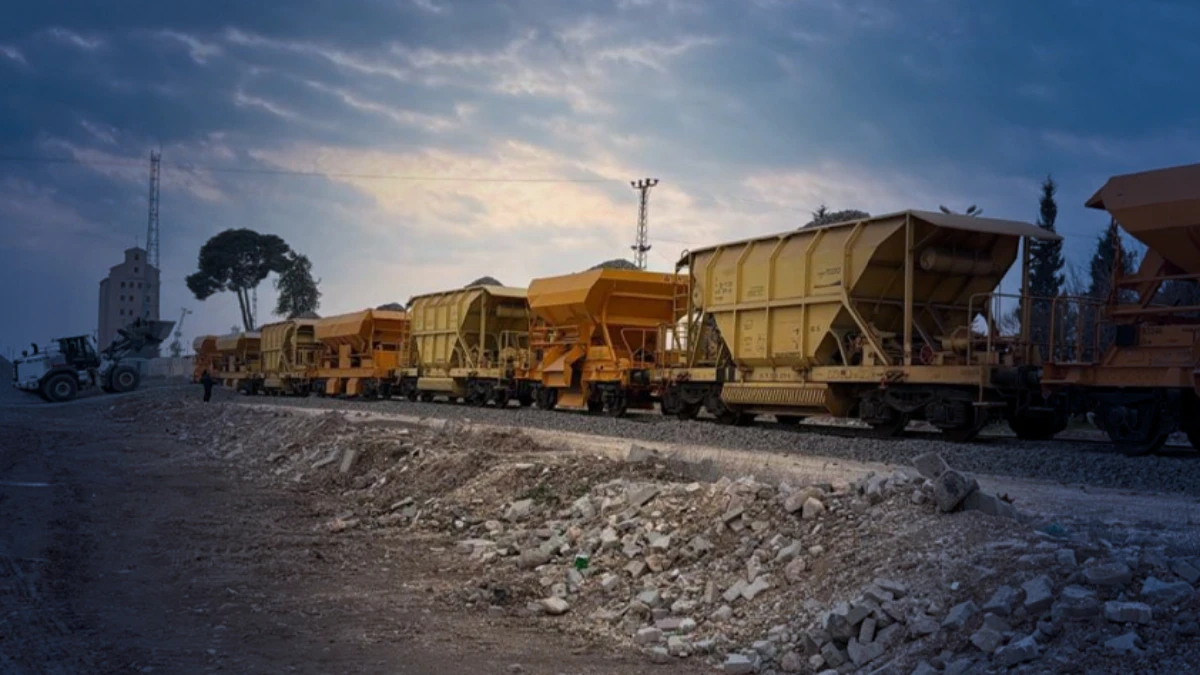 Lojistik kapasitemiz g&uuml;&ccedil;leniyor: Suriye sınırındaki 350 kilometrelik hat yenilendi