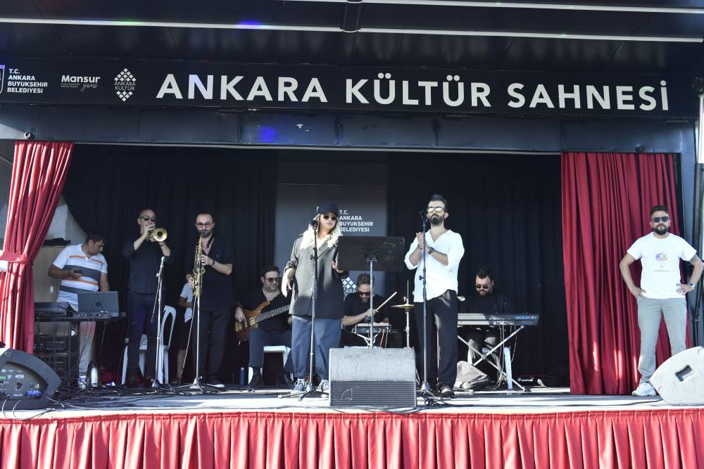 Ankara&rsquo;da &ccedil;ocuklar &ldquo;Yaza Veda, Okula Merhaba&rdquo; şenliğinde buluştu