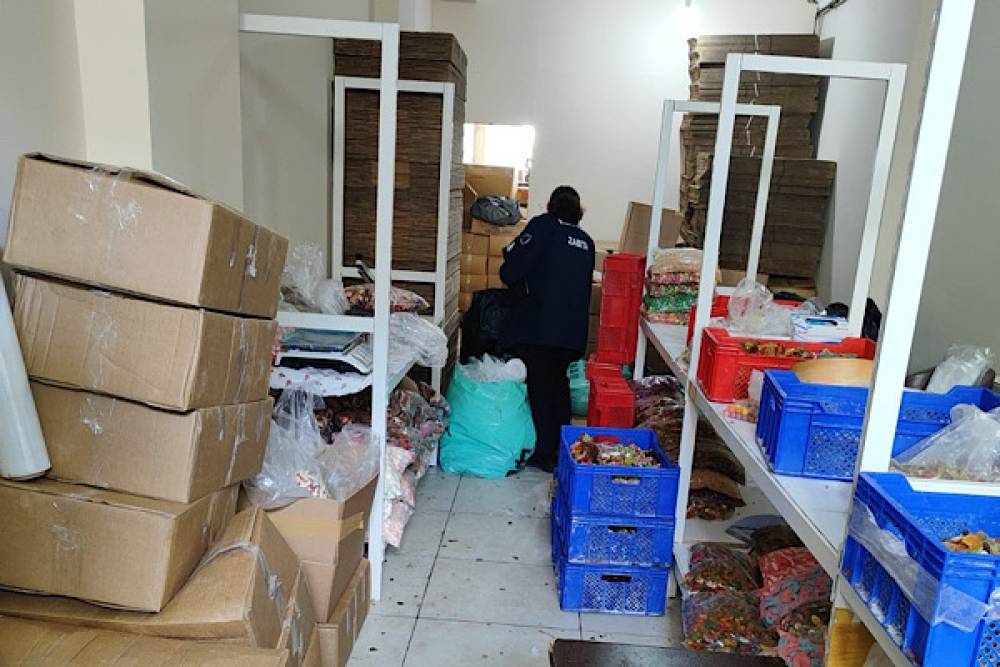 Esenyurt’ta kaçak şekerleme atölyesi kapatıldı