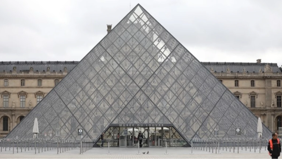 Fransa Louvre M&uuml;zesi &uuml;cretlerinde artışa gitti! 3 &uuml;lkeyi kapsam dışı bıraktı
