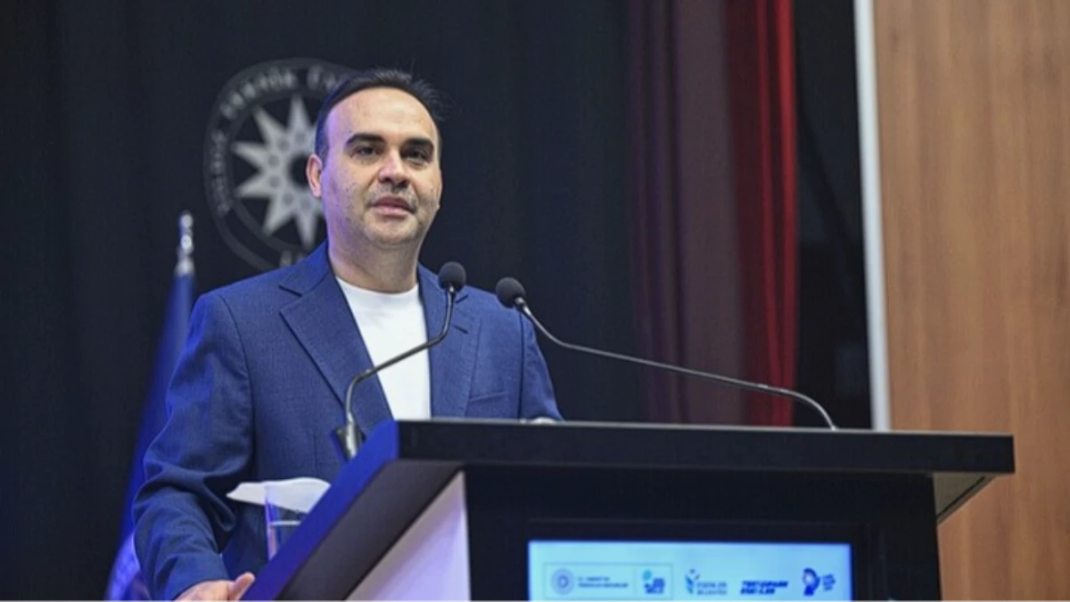 Bakan Kacır&rsquo;dan yapay zeka mesajı: 5 milyon vatandaşa eğitim verilecek