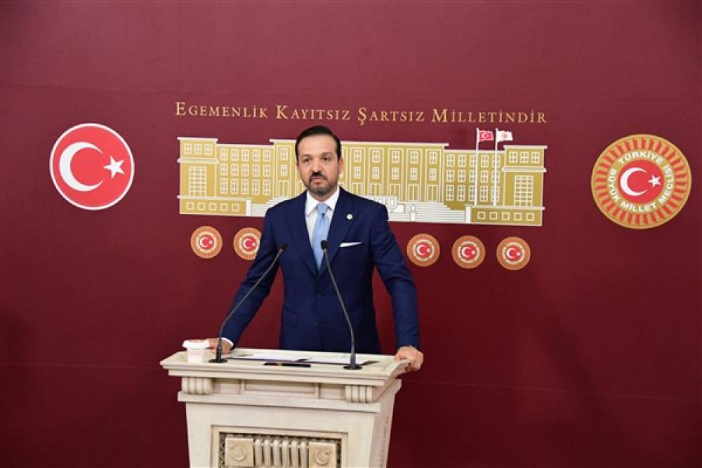 Zorlu: T&uuml;rk d&uuml;nyasının d&ouml;rt bir yanından gelen kardeşlerimizle buluştuk