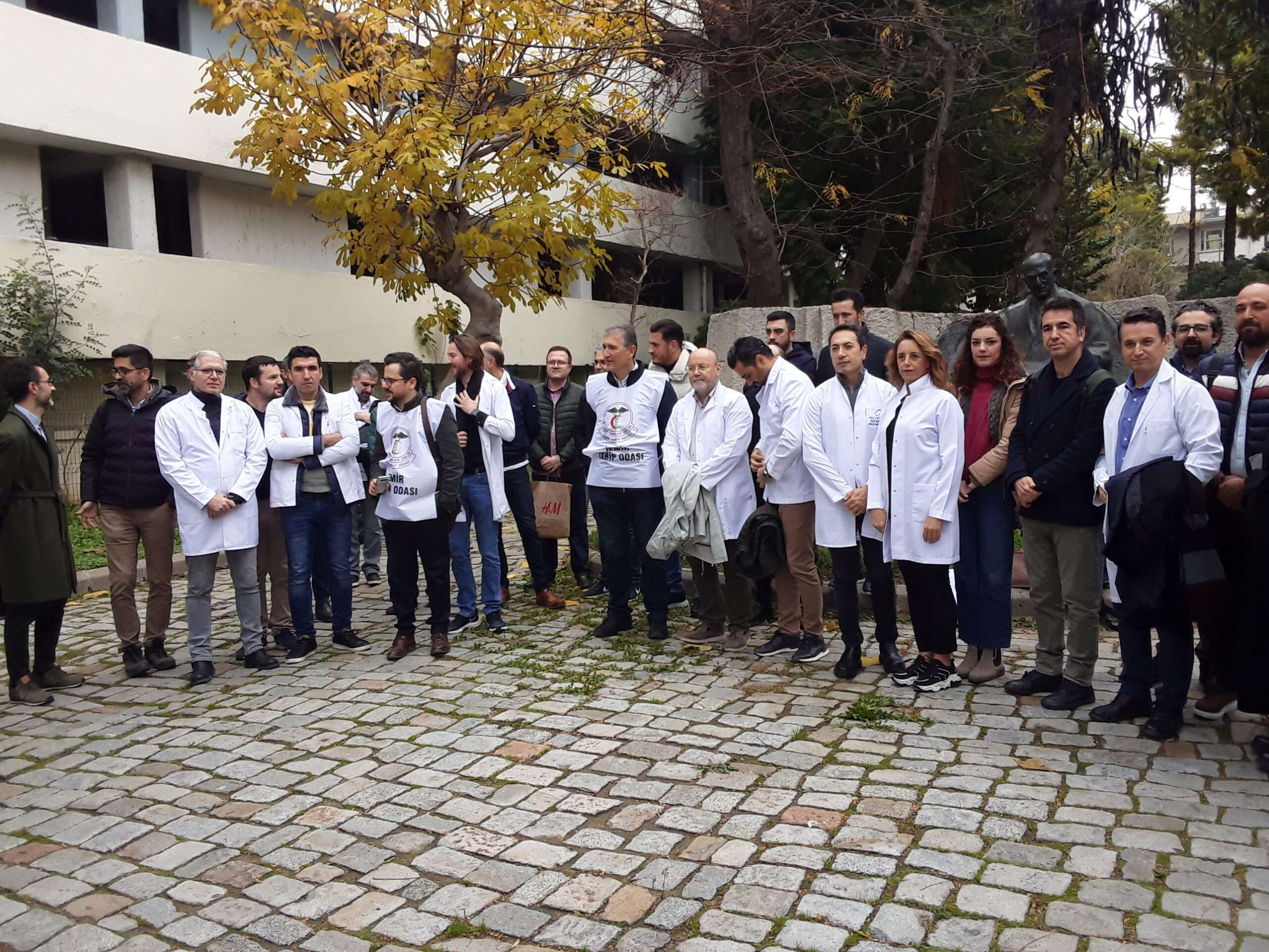 Özel Muayenehane Hekimleri Sağlık Bakanlığı’nı Protesto Etti !