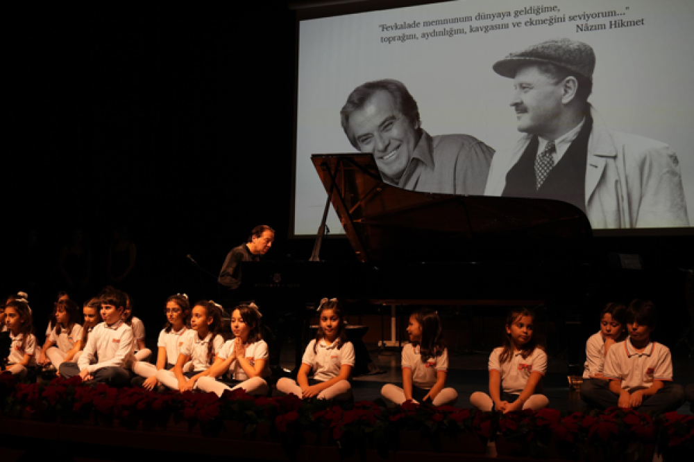 Nazım Hikmet, Kadık&ouml;y&rsquo;de anıldı