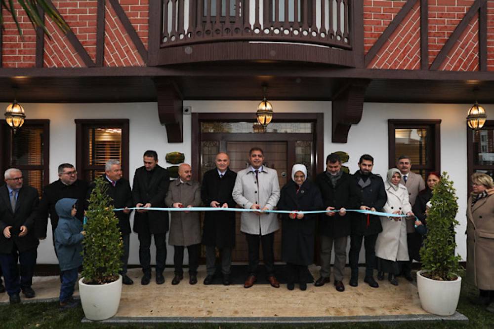 D&uuml;zce&rsquo;de Yahya Kemal Kitap K&ouml;şk&uuml; t&ouml;renle a&ccedil;ıldı