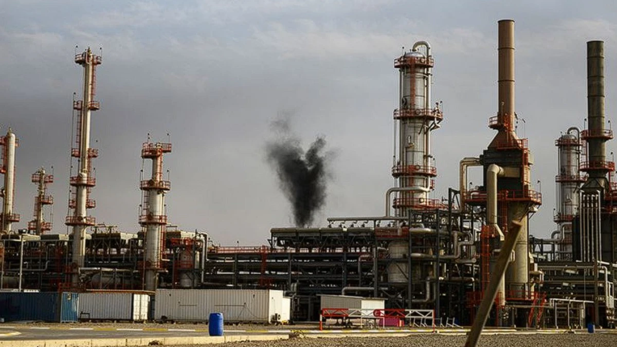 Irak H&uuml;rm&uuml;z Boğazı&rsquo;ndan 10 milyon varil petrol ihra&ccedil; etti