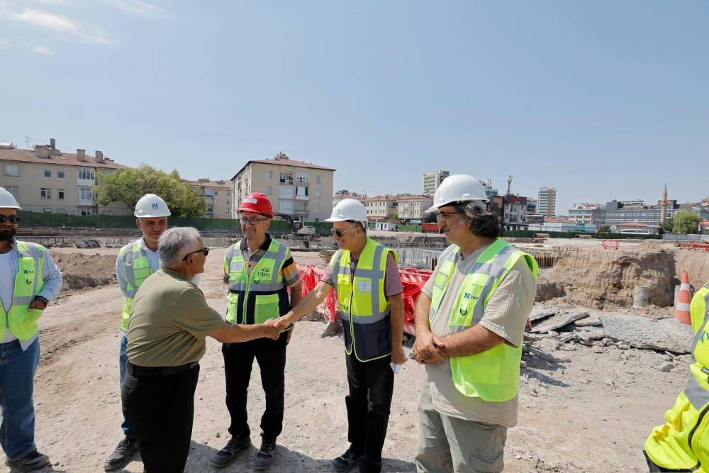 Başkan B&uuml;y&uuml;kkılı&ccedil;, Kartal Katlı Kavşağı Projesi&rsquo;nde incelemelerde bulundu
