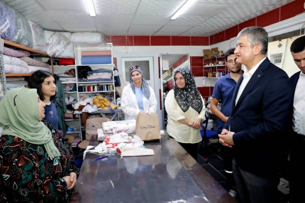Adana Valisi Yavuz&rsquo;dan Y&uuml;reğir&rsquo;de esnaf ziyareti