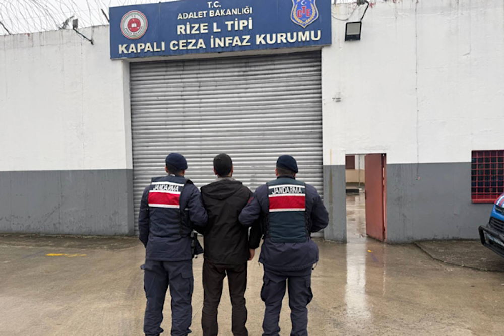 Ardeşen&rsquo;de aranan h&uuml;k&uuml;ml&uuml; yakalandı