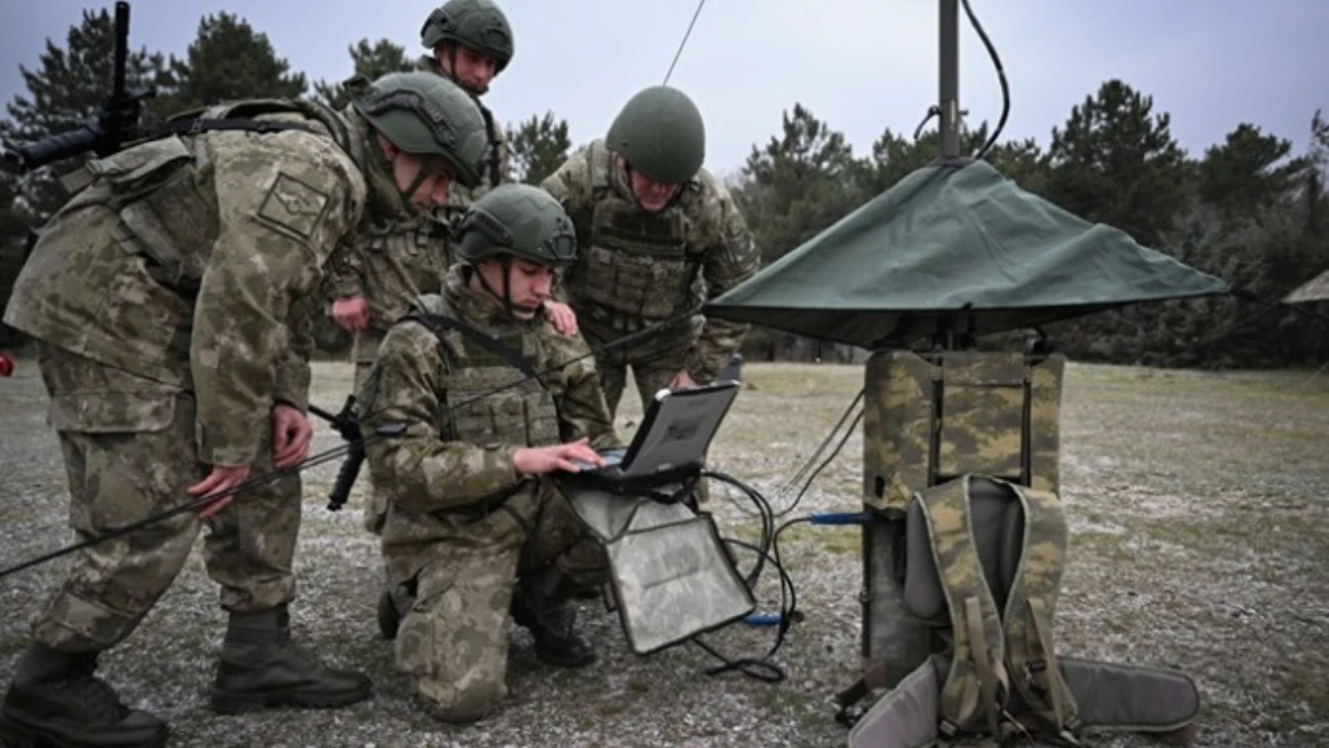 Uzman erbaşlar TSK&rsquo;da kritik g&ouml;revlerde: Teknik uzmanlıkla kariyer yolu a&ccedil;ılıyor