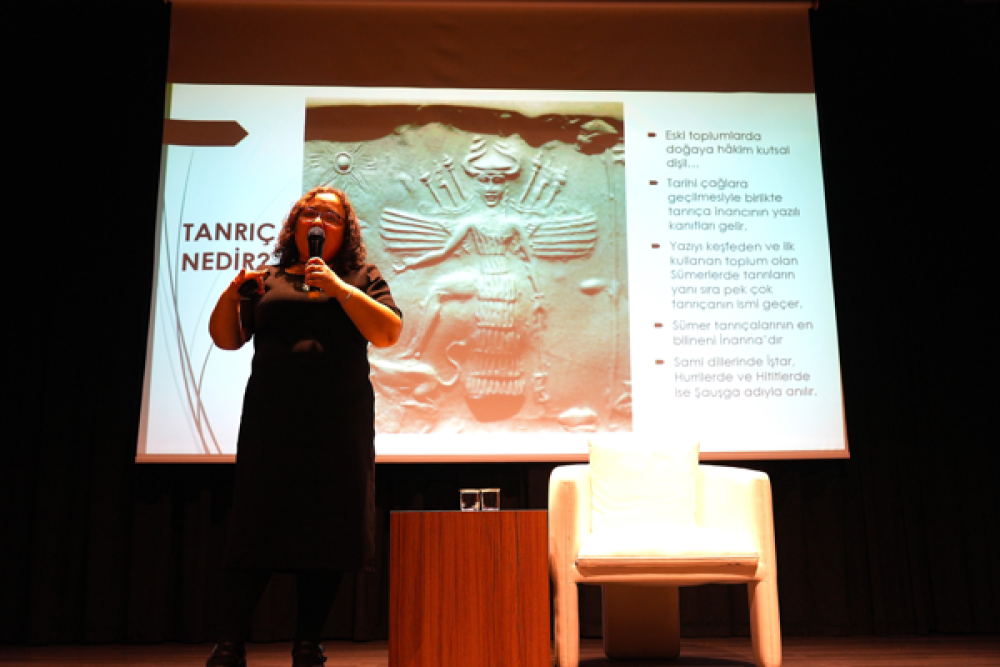 Maltepe&rsquo;de &ldquo;Kadınlar Tarih Konuşuyor&rdquo; s&ouml;yleşisi ger&ccedil;ekleştirildi