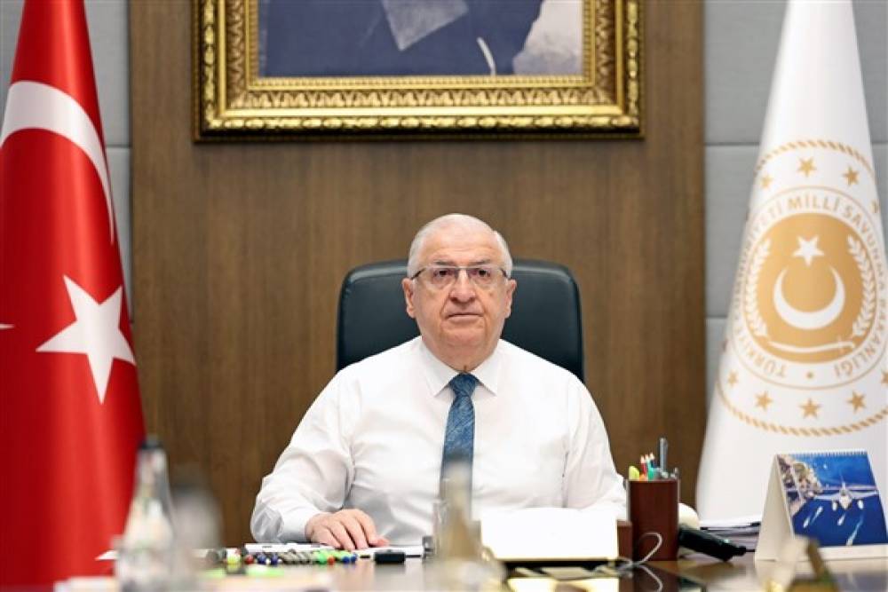 Bakan G&uuml;ler, Katar Savunma Bakanı Al Thani ile telefonda g&ouml;r&uuml;şt&uuml;