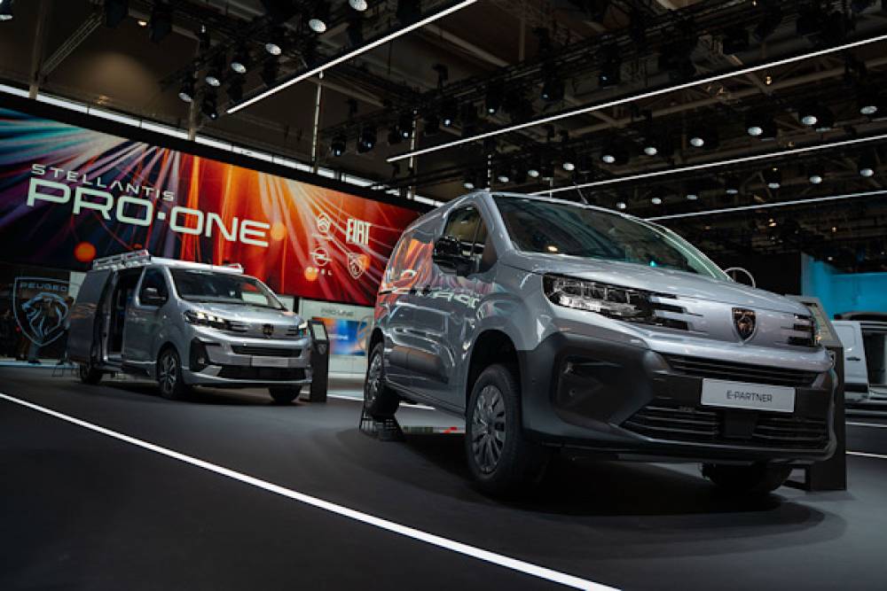 Stellantis Pro One IAA Hannover&rsquo;de mobilitenin geleceğini şekillendiriyor!