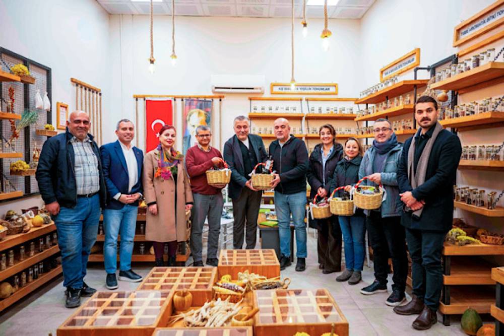 Bornova&rsquo;da onarıcı tarım ve yerel tohum &ccedil;alışmaları incelendi