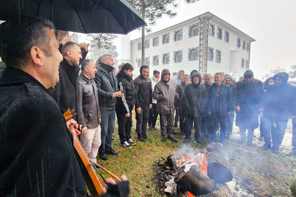 Vali Aktaş,  Hamsi G&uuml;n&uuml; programına katıldı