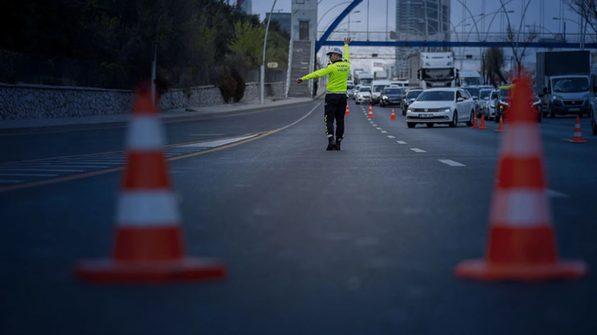 İstanbul trafiğine maraton ayarı: Pazar g&uuml;n&uuml; bu yollar kapalı olacak